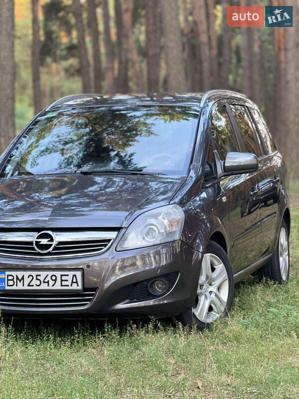 Минивэн Opel Zafira 2010 в Сумах