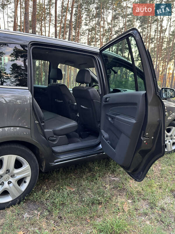 Минивэн Opel Zafira 2010 в Сумах