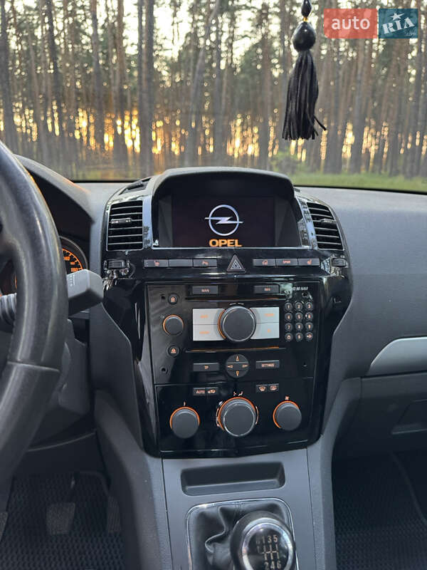 Минивэн Opel Zafira 2010 в Сумах