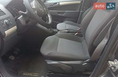Минивэн Opel Zafira 2008 в 