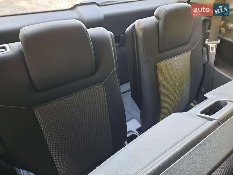 Минивэн Opel Zafira 2010 в Полтаве