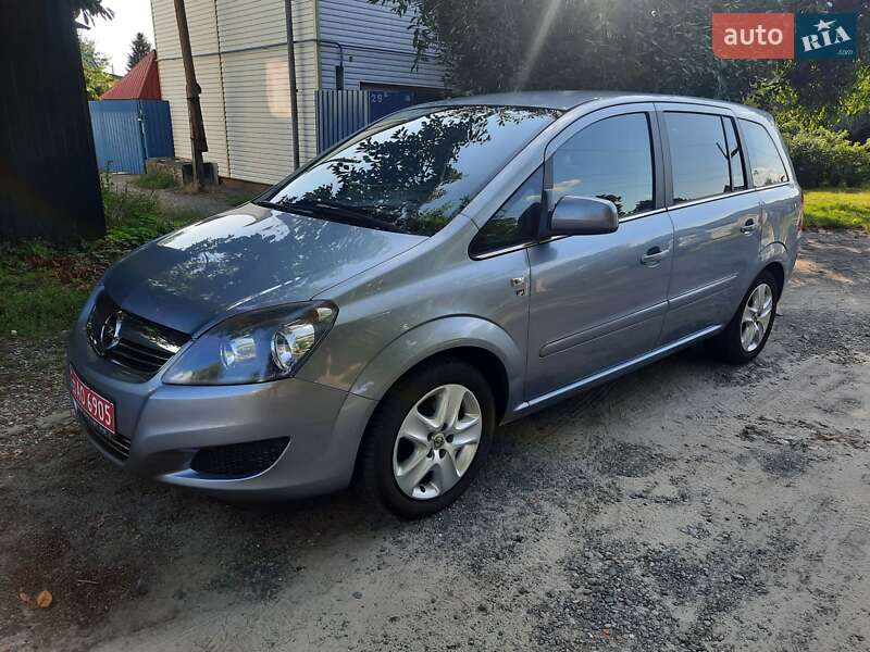 Минивэн Opel Zafira 2010 в Полтаве