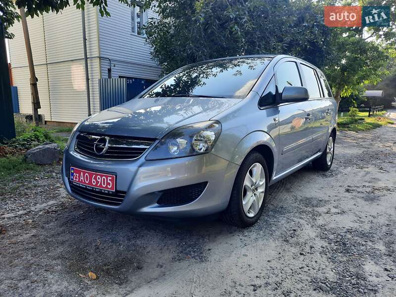 Минивэн Opel Zafira 2010 в Полтаве