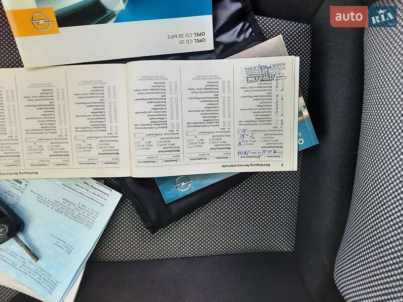 Минивэн Opel Zafira 2010 в Полтаве