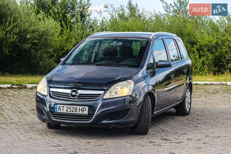 Минивэн Opel Zafira 2008 в Надворной
