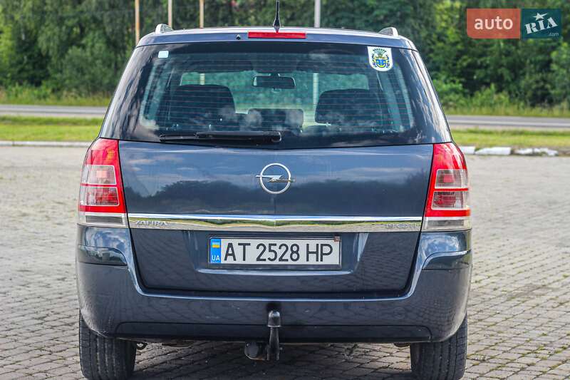 Минивэн Opel Zafira 2008 в Надворной