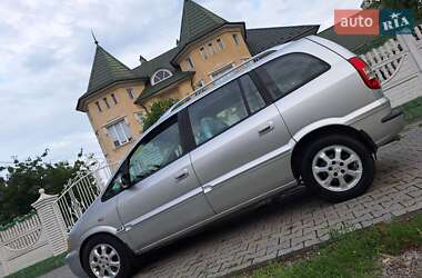 Минивэн Opel Zafira 2004 в Черновцах