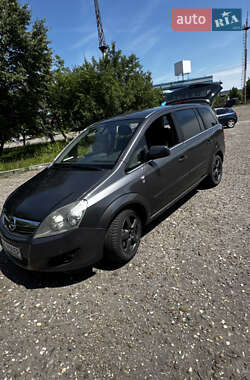 Мінівен Opel Zafira 2010 в Ужгороді