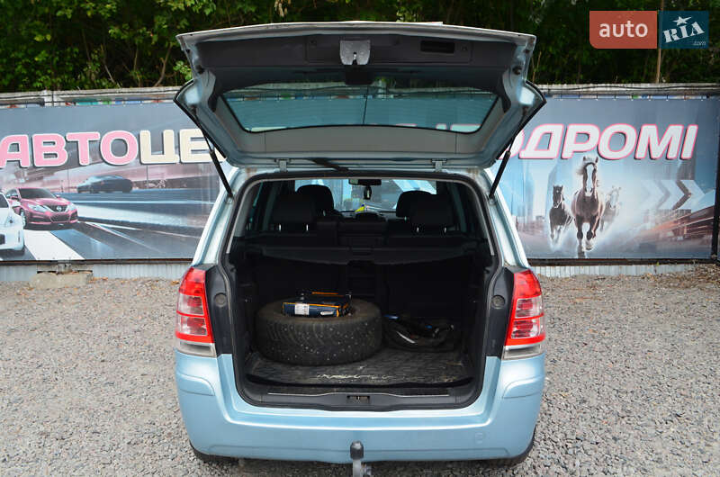 Минивэн Opel Zafira 2010 в Киеве