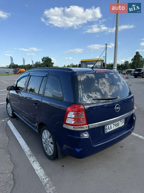 Мінівен Opel Zafira 2009 в Києві
