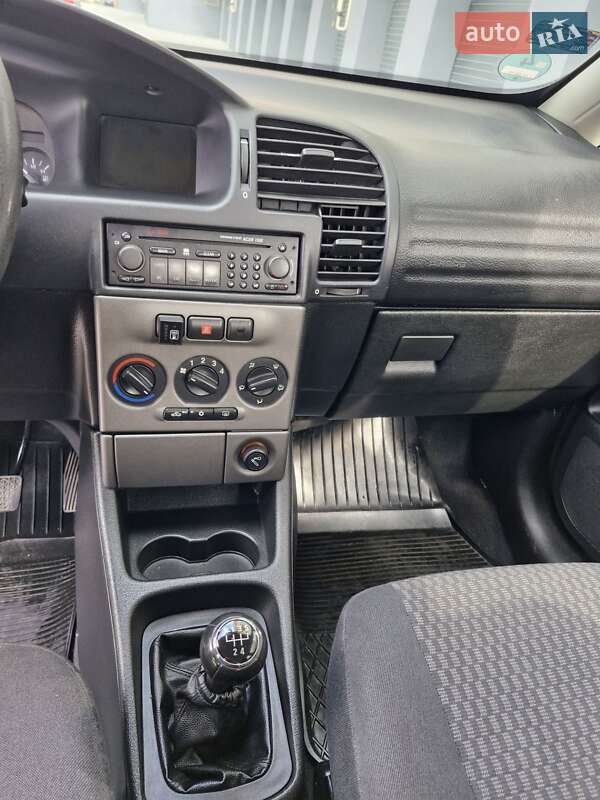 Минивэн Opel Zafira 2005 в Виннице