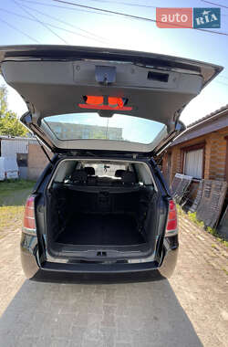 Минивэн Opel Zafira 2006 в 