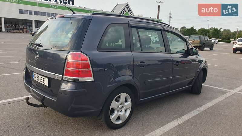 Минивэн Opel Zafira 2007 в 