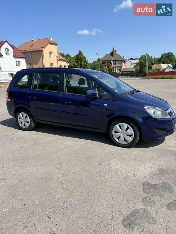Минивэн Opel Zafira 2012 в Луцке