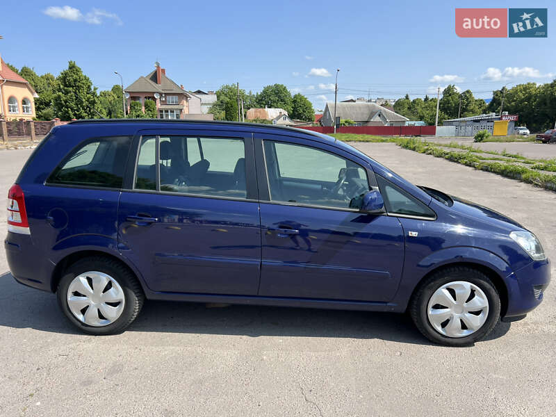 Минивэн Opel Zafira 2012 в Луцке