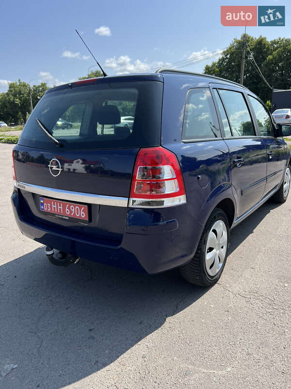 Минивэн Opel Zafira 2012 в Луцке