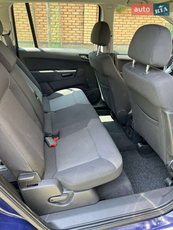 Минивэн Opel Zafira 2012 в Луцке