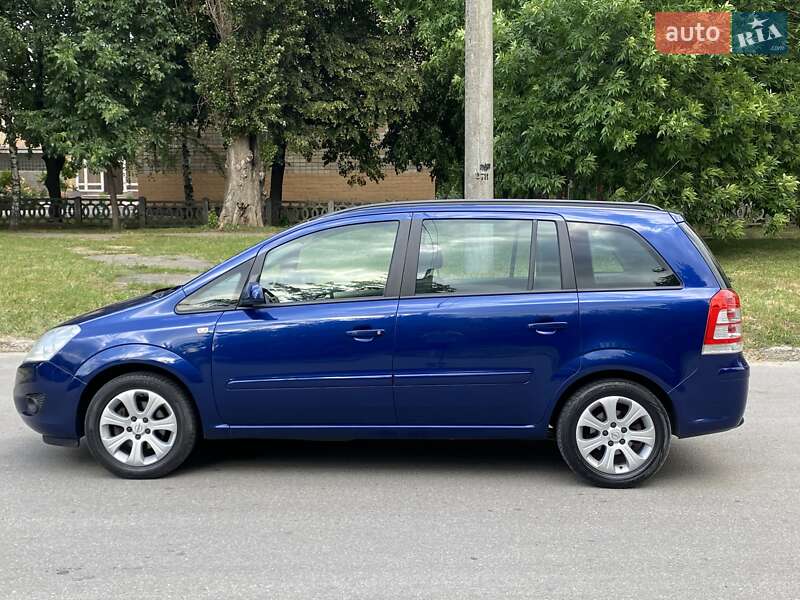 Минивэн Opel Zafira 2008 в Полтаве