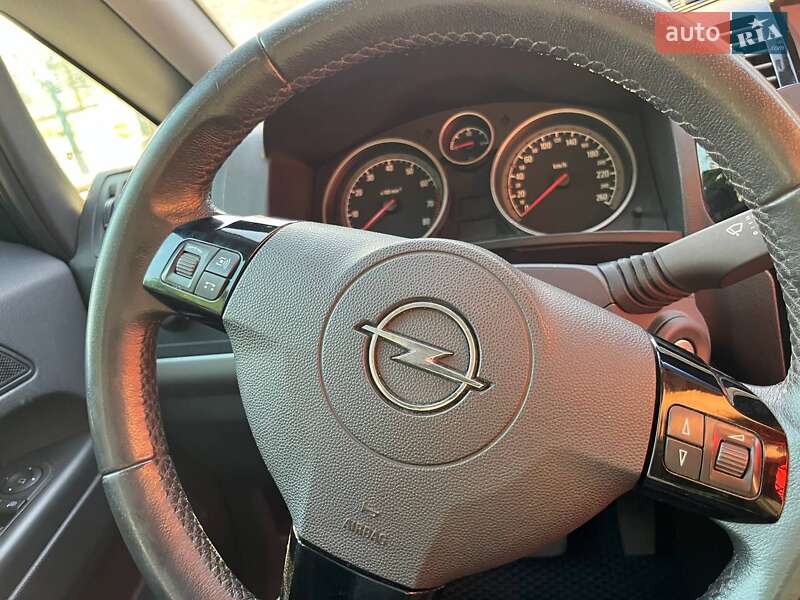 Минивэн Opel Zafira 2008 в Першотравенске