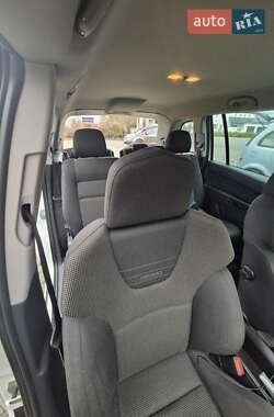 Минивэн Opel Zafira 2011 в 