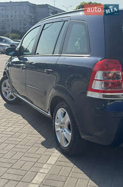 Минивэн Opel Zafira 2012 в 