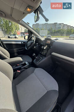 Минивэн Opel Zafira 2012 в 