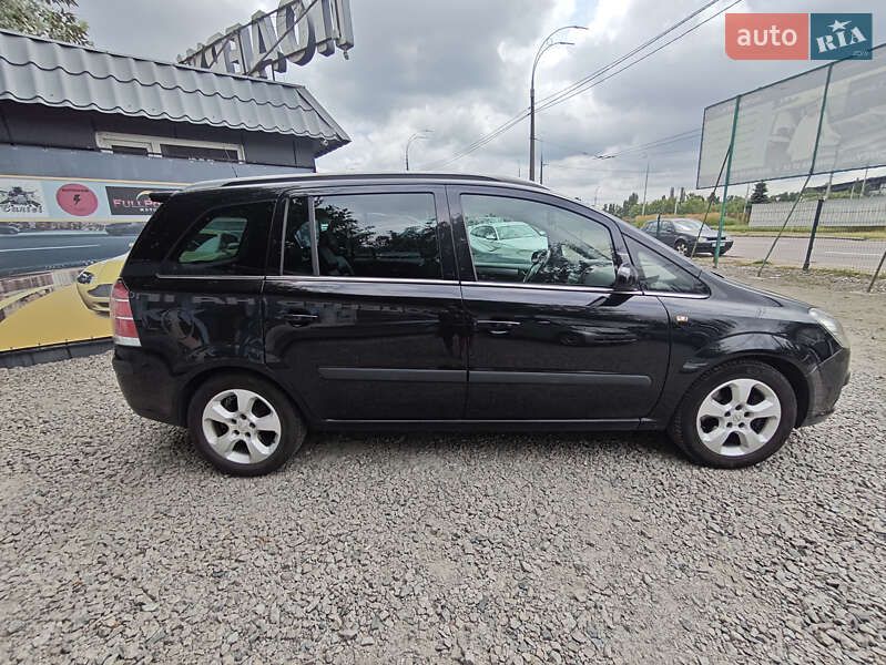 Минивэн Opel Zafira 2005 в Киеве