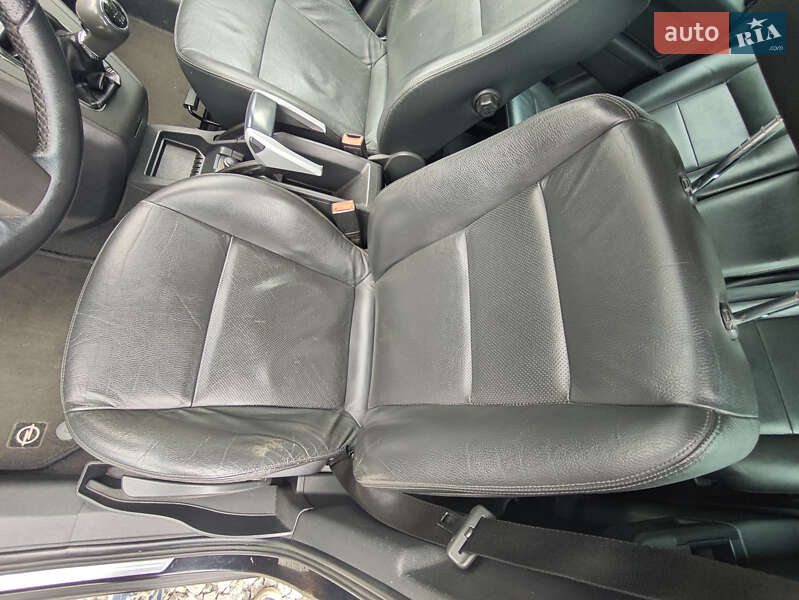 Минивэн Opel Zafira 2005 в Киеве