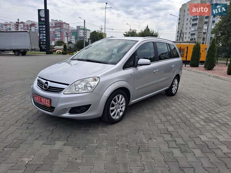 Минивэн Opel Zafira 2009 в Луцке