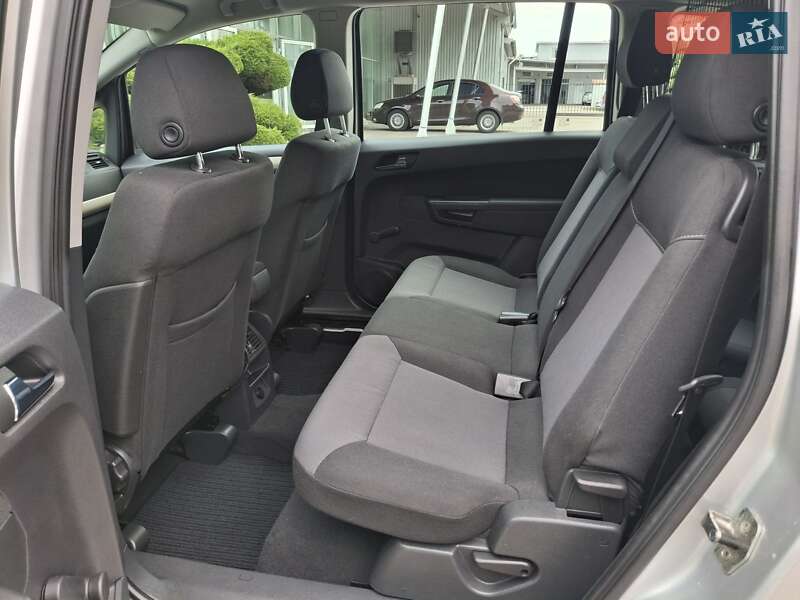 Минивэн Opel Zafira 2009 в Луцке