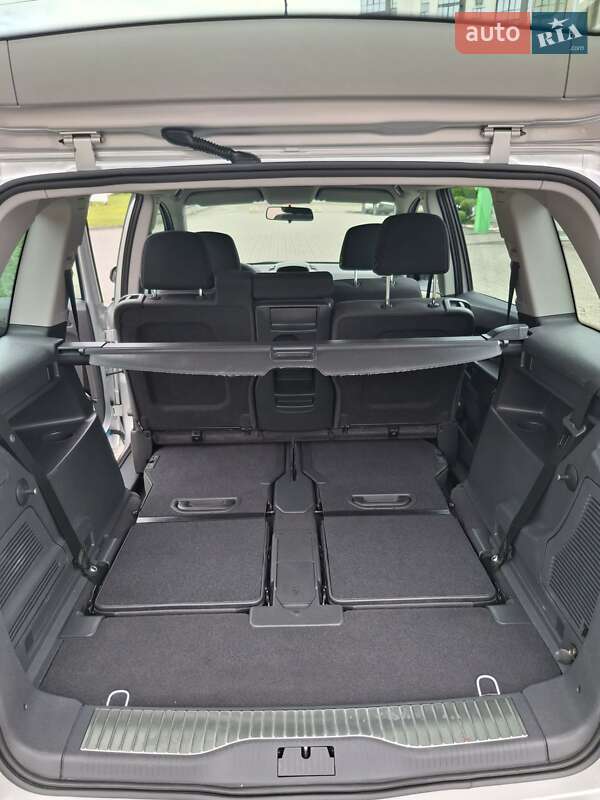 Минивэн Opel Zafira 2009 в Луцке