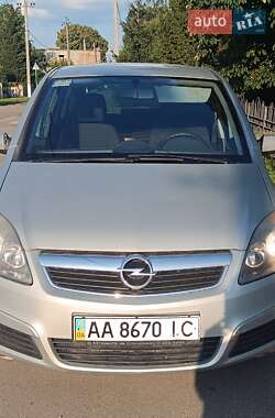Минивэн Opel Zafira 2007 в 