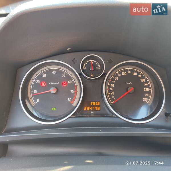 Минивэн Opel Zafira 2011 в Бердичеве