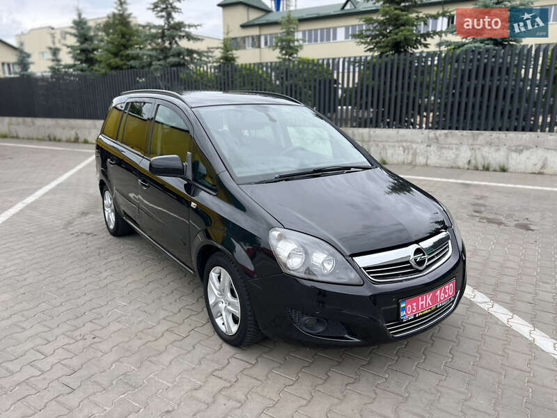 Минивэн Opel Zafira 2013 в Луцке