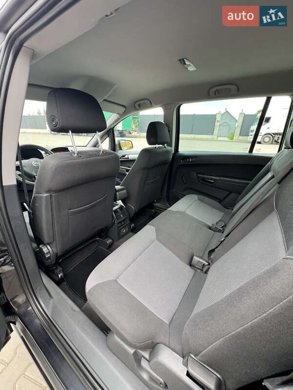 Минивэн Opel Zafira 2013 в Луцке