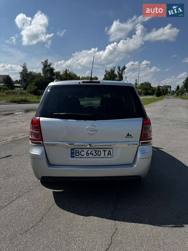 Минивэн Opel Zafira 2009 в Львове