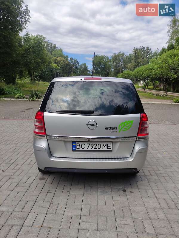 Мінівен Opel Zafira 2011 в Дрогобичі