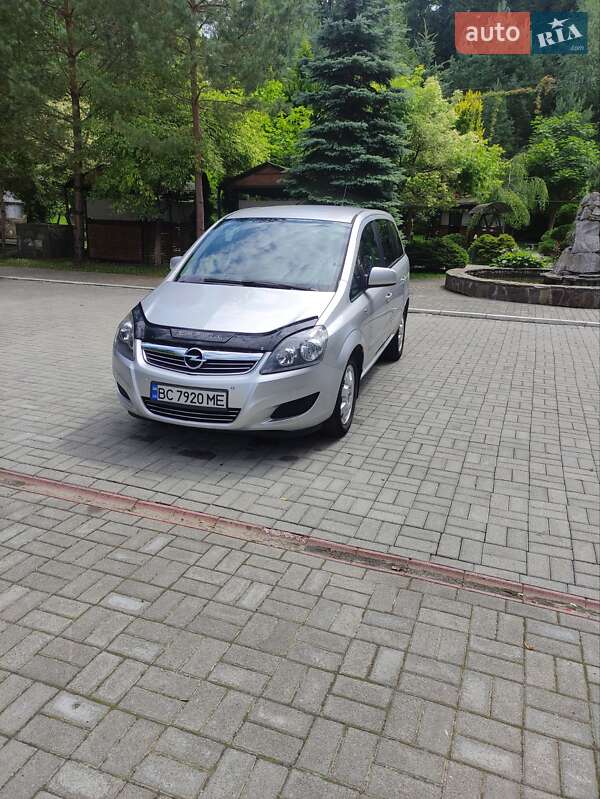 Мінівен Opel Zafira 2011 в Дрогобичі