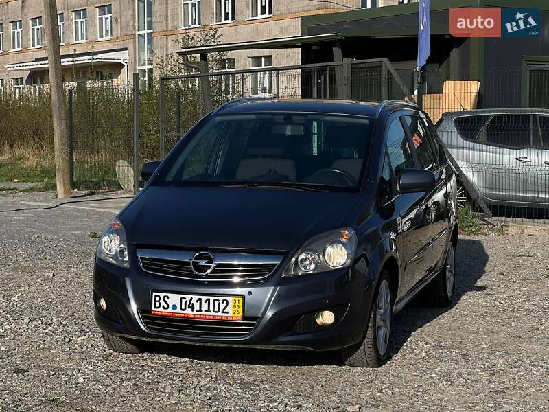 Opel Zafira 2011
