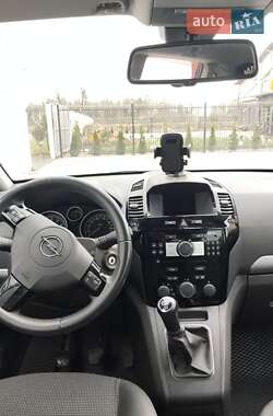 Минивэн Opel Zafira 2009 в 