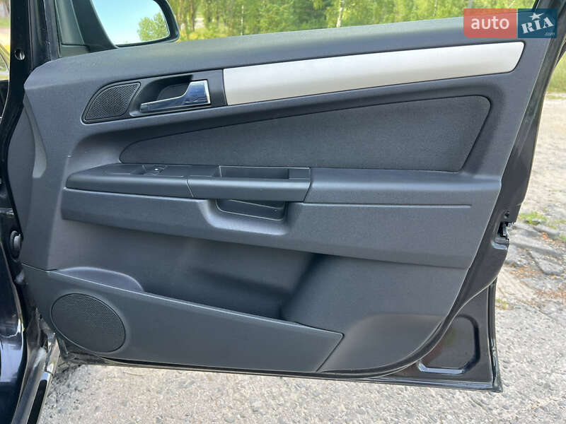 Минивэн Opel Zafira 2008 в Ахтырке фото 32 Минивэн Opel Zafira 2008 в Ахтырке