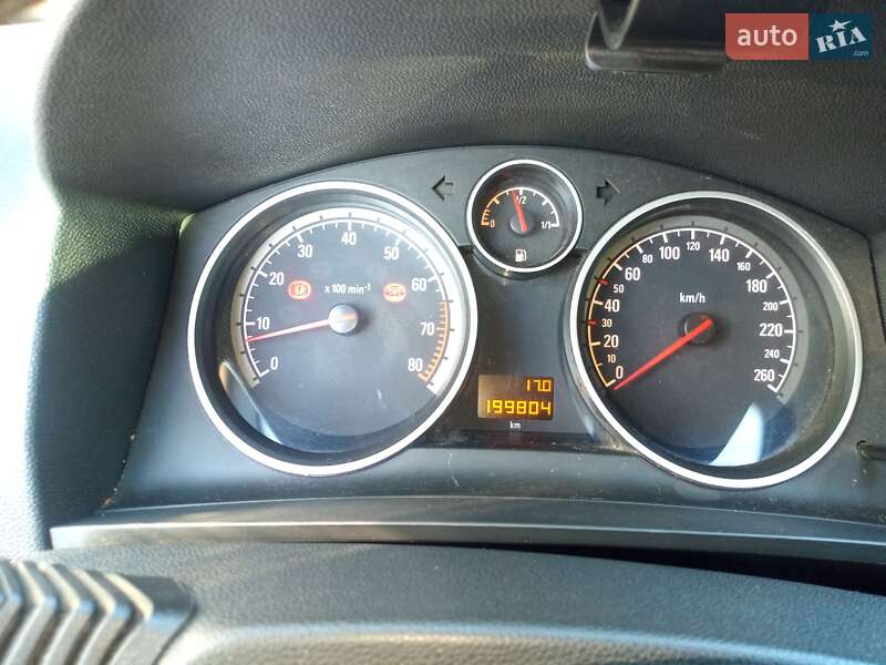 Минивэн Opel Zafira 2010 в Виннице