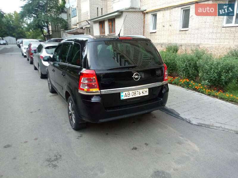 Минивэн Opel Zafira 2010 в Виннице