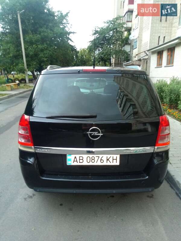 Минивэн Opel Zafira 2010 в Виннице