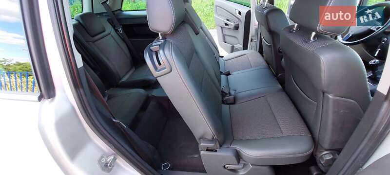 Минивэн Opel Zafira 2011 в Нововолынске