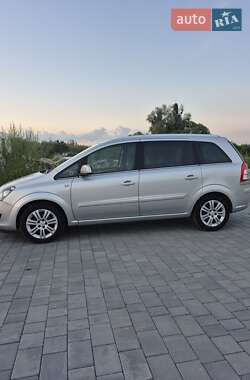 Минивэн Opel Zafira 2011 в 