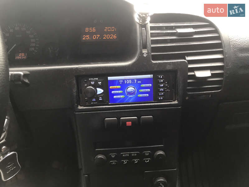 Мінівен Opel Zafira 2004 в Кам'янець-Подільському