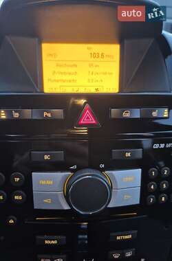 Минивэн Opel Zafira 2011 в 