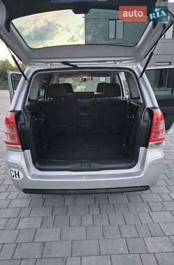 Минивэн Opel Zafira 2011 в 