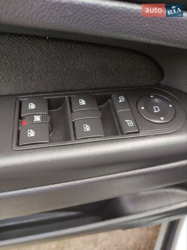 Мінівен Opel Zafira 2011 в Дрогобичі